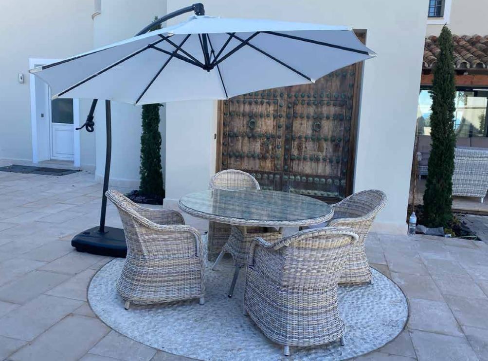 OUTDOOR CHAISE